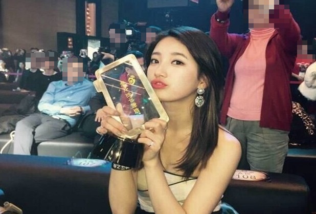 수지가 가장 이뻤었던 의상 | 인스티즈