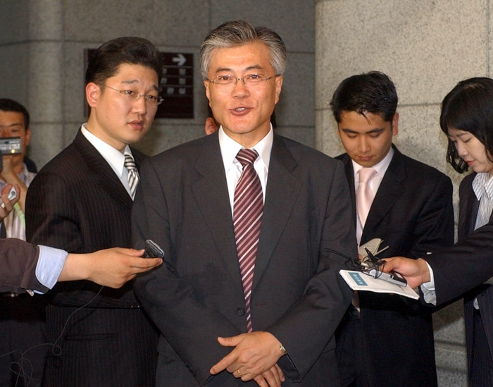 13년 전 노무현 전 대통령 탄핵심판 당시 풍경 (사진) | 인스티즈