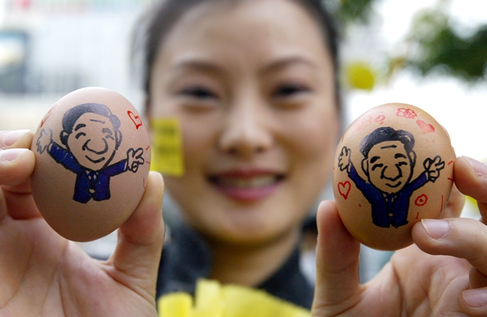 13년 전 노무현 전 대통령 탄핵심판 당시 풍경 (사진) | 인스티즈