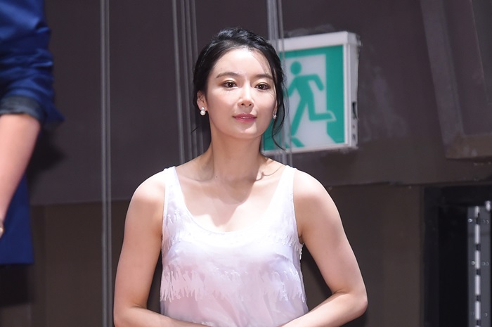 괴한에 납치당할 뻔한 사실 고백한 배우 지안 | 위키트리