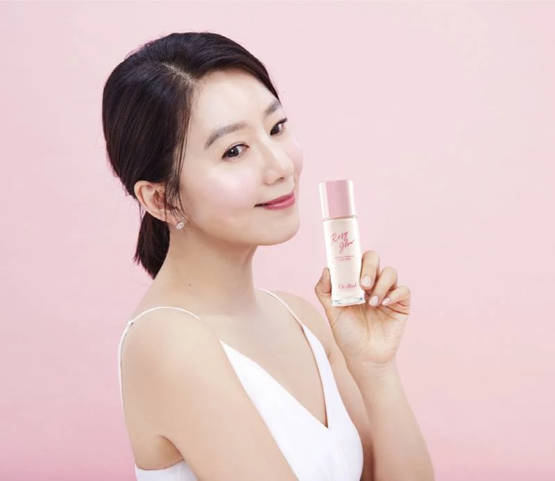 일명 '김희애 물광크림'으로 유명한 ‘로지 글로우 물톡크림' / 끌레드벨