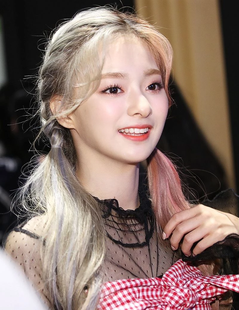 프로미스나인 이나경