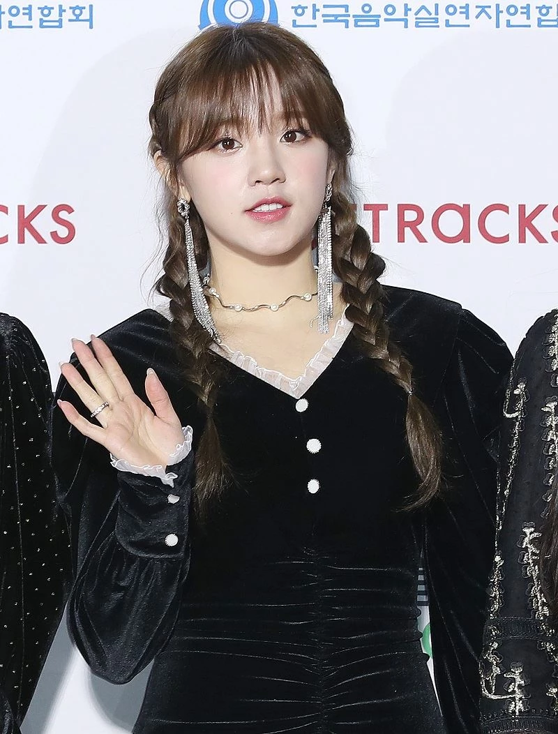 여자아이들 우기