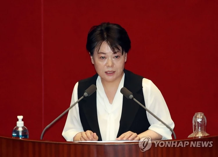 윤희숙 미래통합당 의원이 지난 7월 30일 국회 본회의에서 연설하고 있다 / 이하 연합뉴스
