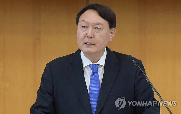 윤석열 검찰총장이 지난 3일 신임검사 신고식에서 발언하고 있다