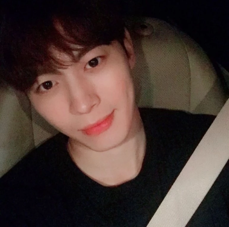 홍빈 인스타그램