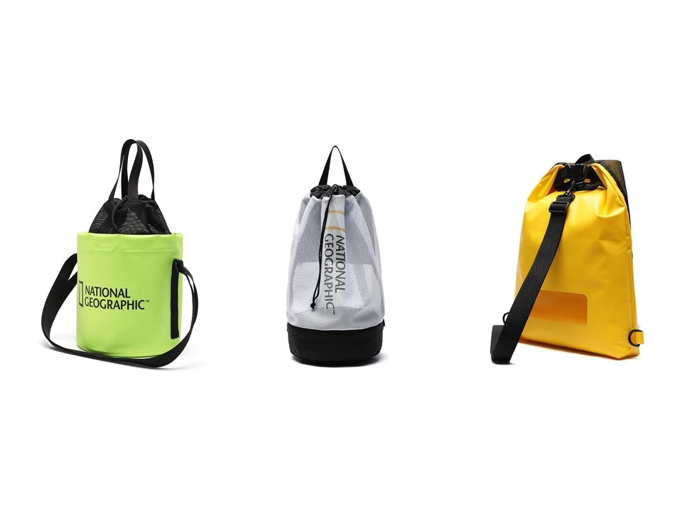 (왼쪽부터) 내셔널지오그래픽 어패럴_비치드 버킷백, 비치드패커블백 워터백, 드라이롤백 워터백
