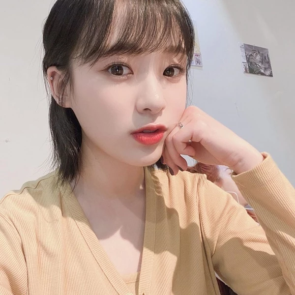 이하 에이프릴 이진솔 인스타그램