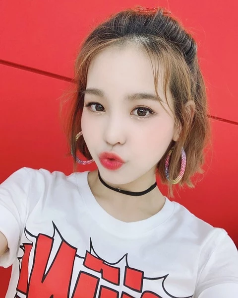 이하 니쥬 오피셜 인스타그램