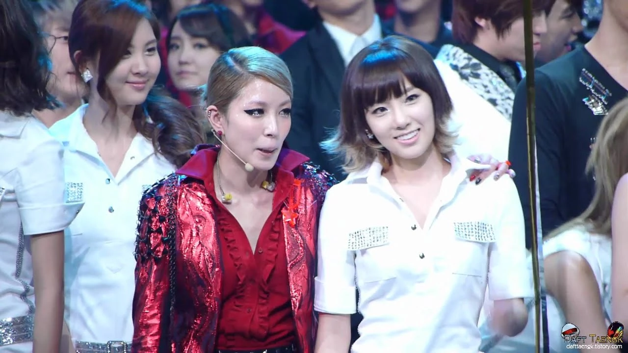 가수 보아와 태연 / MBC '2010 가요대제전'