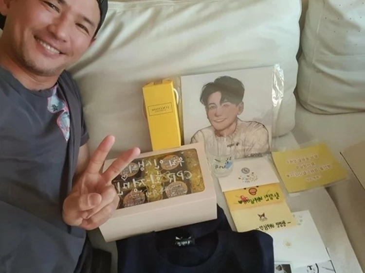 이하 황정민 갤러리