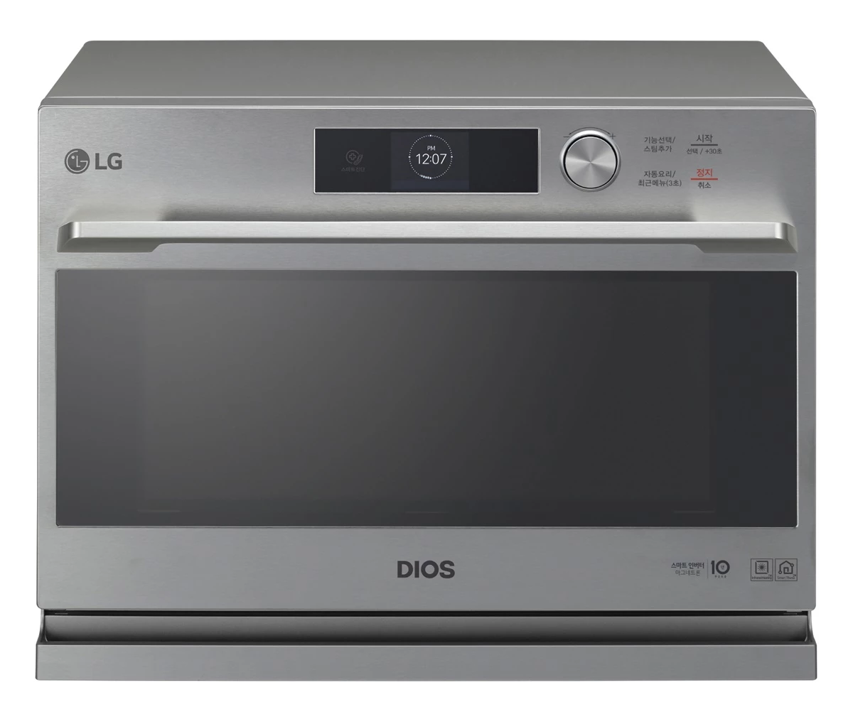 LG전자가 인공지능쿡 기능을 적용한 ‘디오스 광파오븐’이 올 들어 가파른 성장세를 보이고 있다. LG 디오스 광파오븐(모델명: ML32UW)의 제품 사진 / LG전자