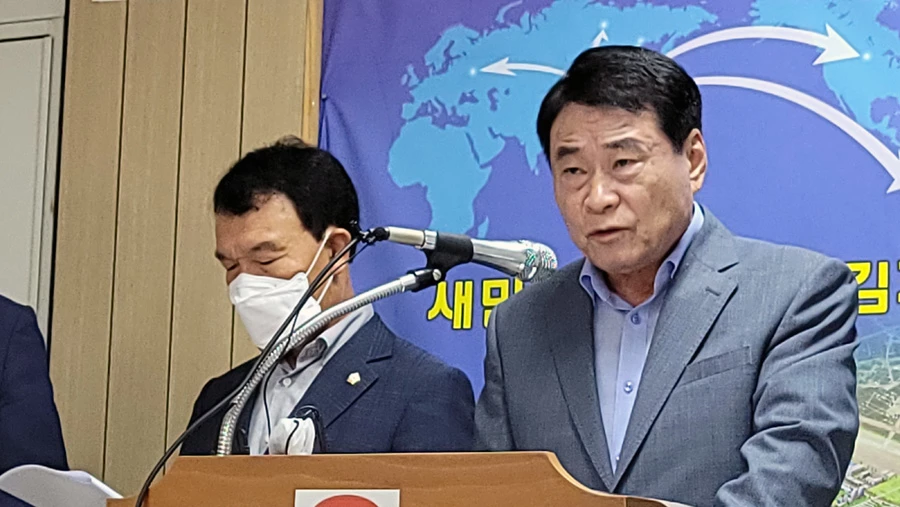 지난 15일 오전 온주현 의장이 자신의 주민소환 추진 서명과 관련해 입장을 밝히고 있다 / DB