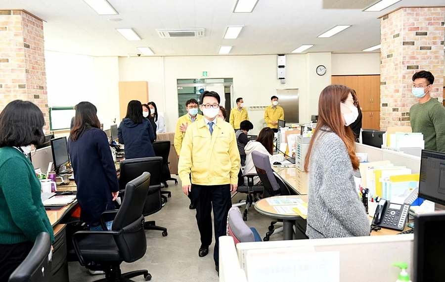 최종환 파주시장(가운데) / 이하 파주시청