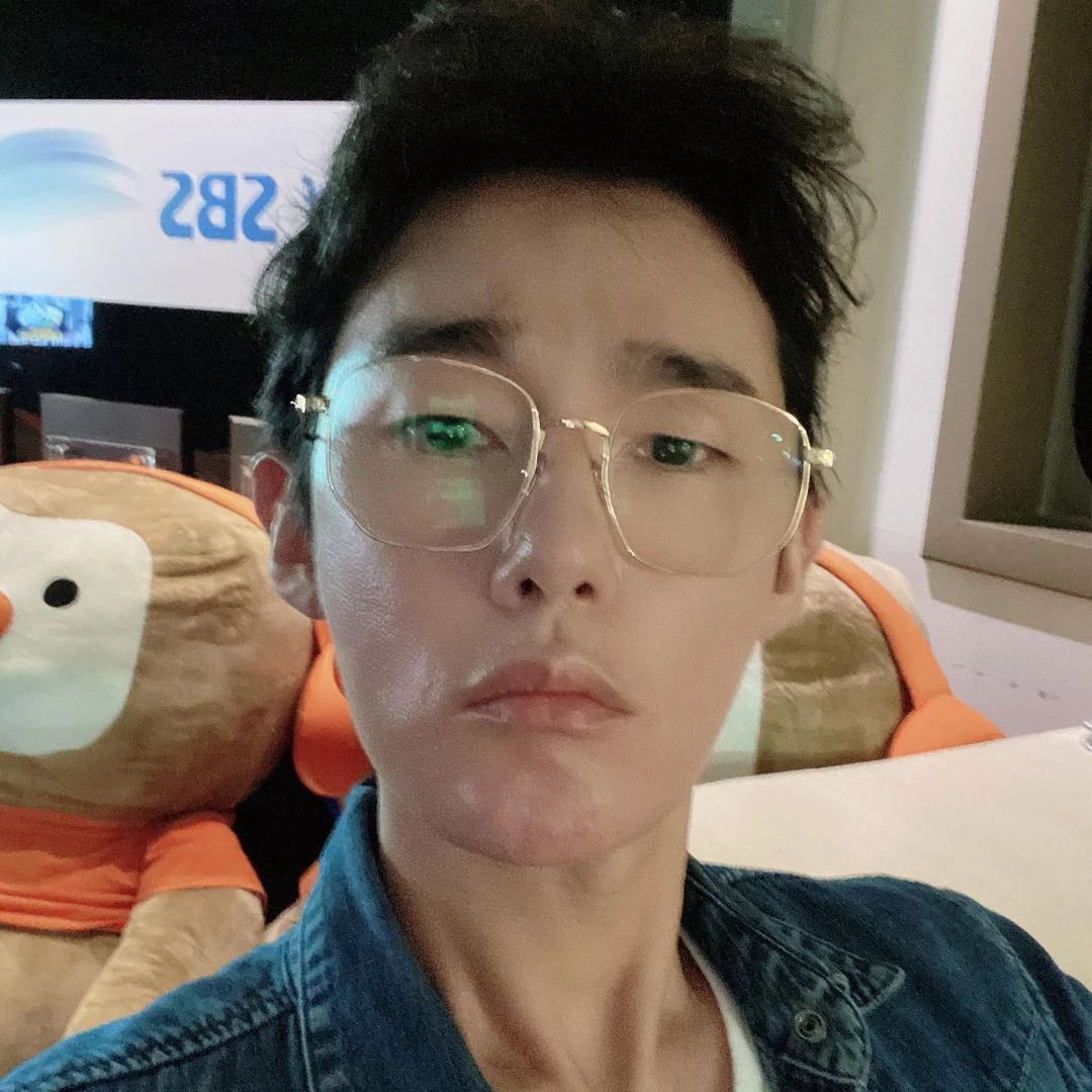 허지웅 인스타그램