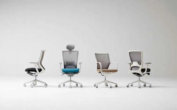 퍼시스 'CHN4300' 시리즈. 헤드레스트는 옵션으로 선택할 수 있다. / 퍼시스 제공