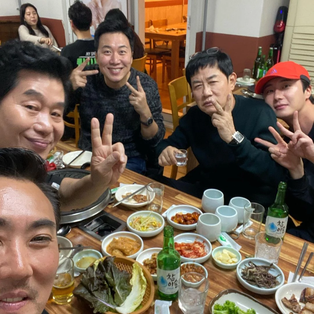 “2020년을 함께한 동지들”...이승철, 올 한해 믿기 힘든 화려한 인맥 과시했다