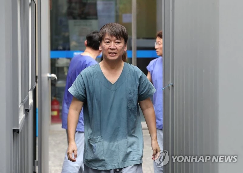 지난 3월 대구 코로나19 진료 자원봉사 당시 안철수 대표 / 연합뉴스