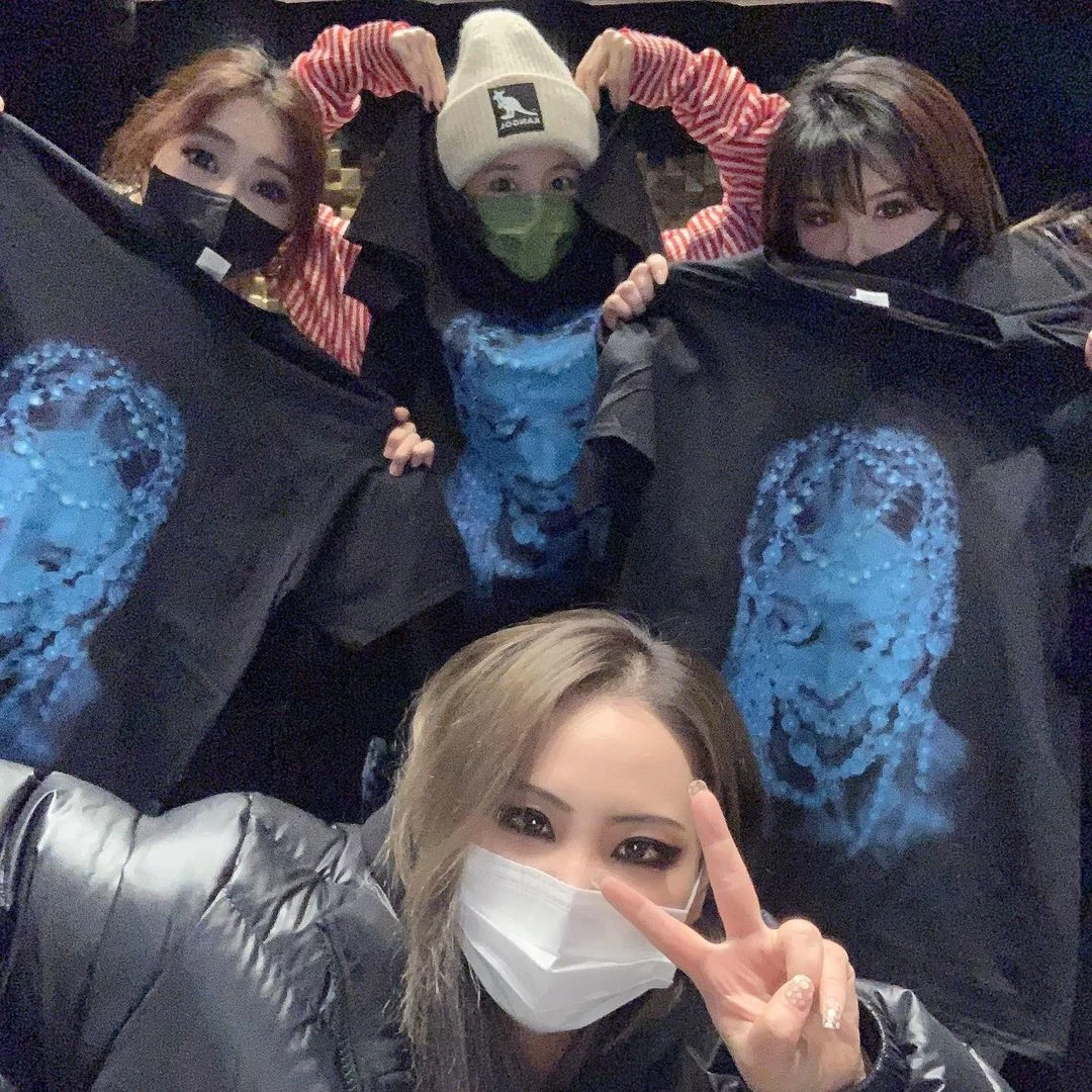 투애니원 완전체 / 이하 산다라박 인스타그램