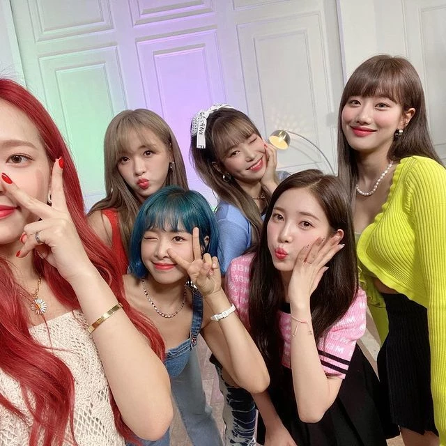 에이프릴 인스타