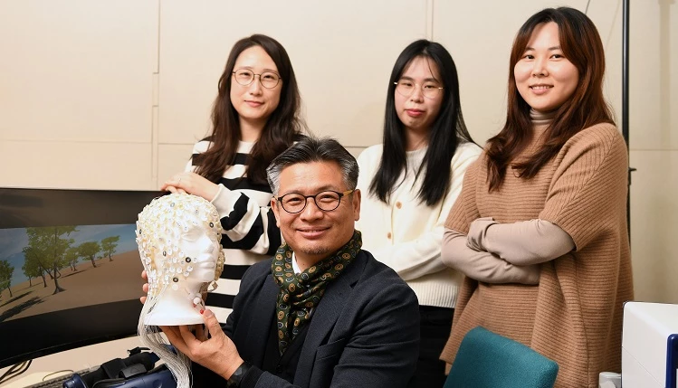 왼쪽부터 장경미 Post-Doc, 임현균 책임연구원, 권문영 Post-Doc, 김다미 기술원   / 한국표준과학연구원