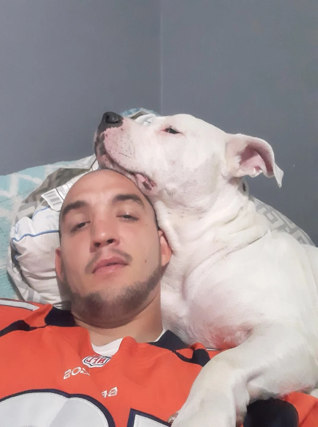 랜디 에터와 그의 반려견 제미니