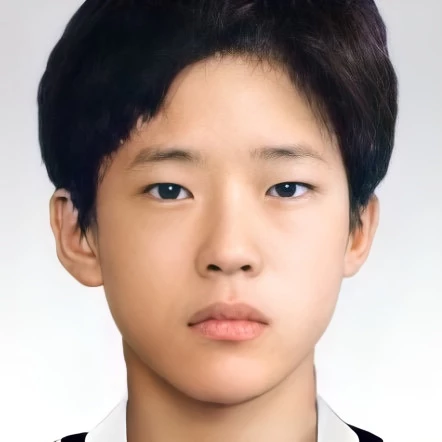 엄기준 어린시절 / 페이스북 페이지 '입덕할래'