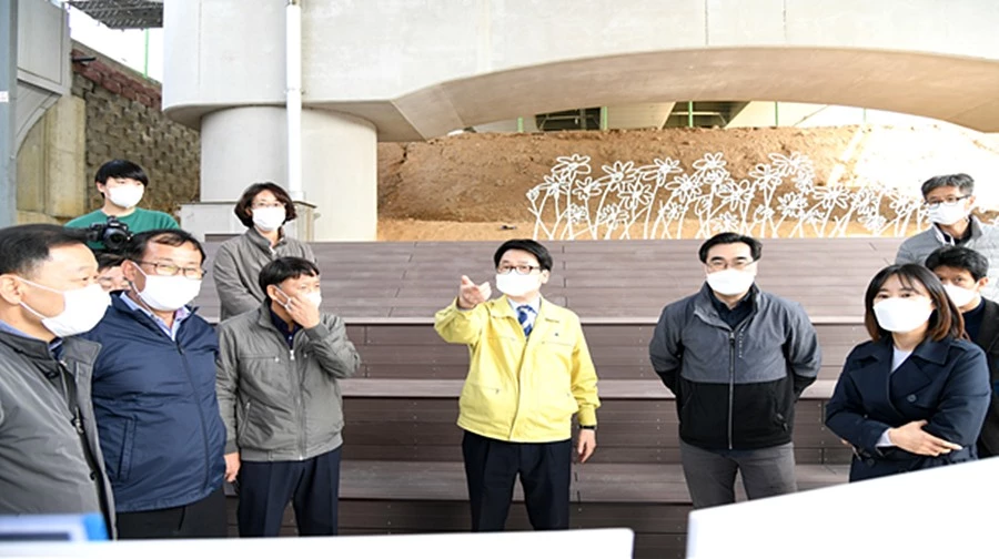 최종환 파주시장(가운데) / 이하 파주시청