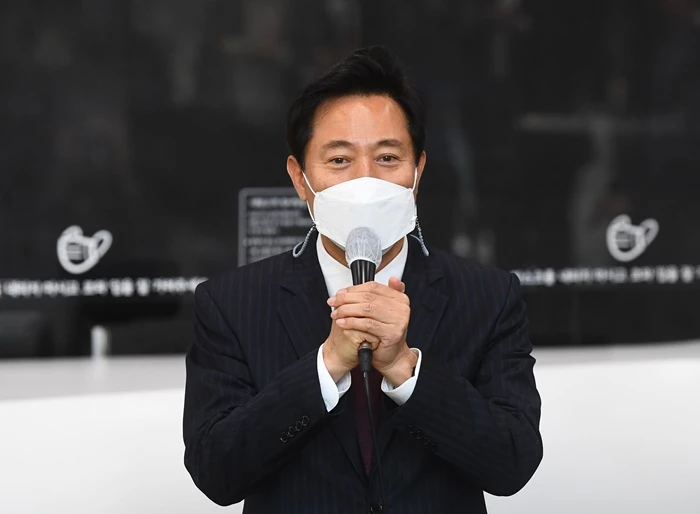 첫 출근 후 소감 밝히는 오세훈 서울시장 / 뉴스1