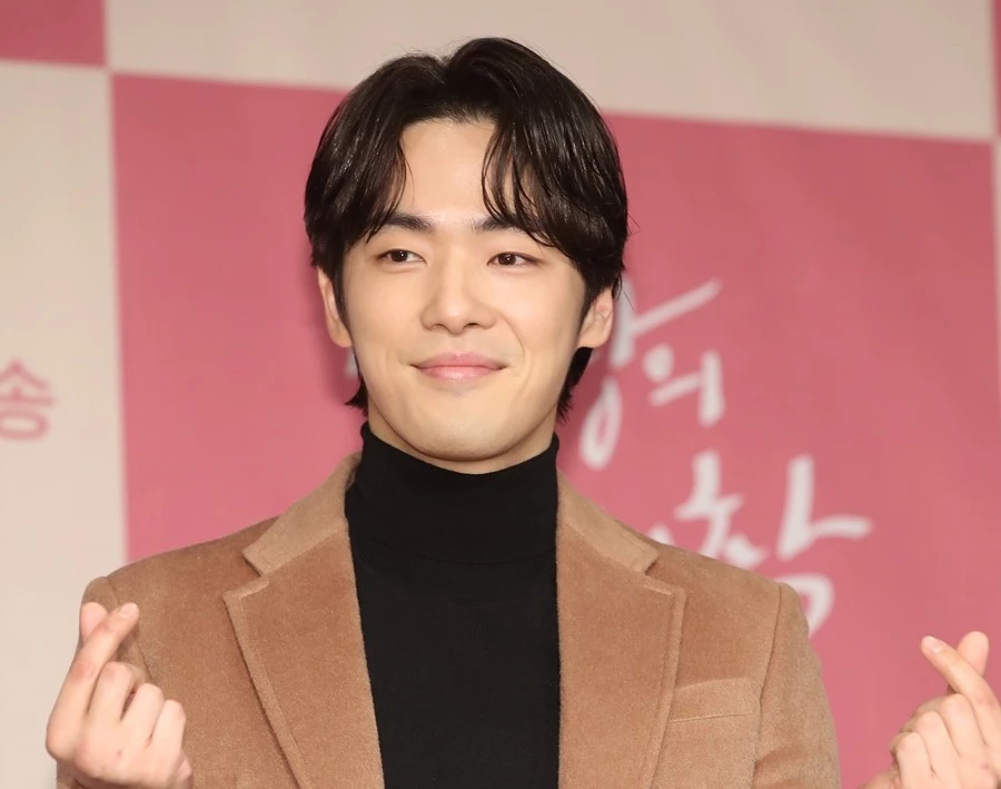 최근 논란에 휩싸인 배우 김정현 / 이하 뉴스1