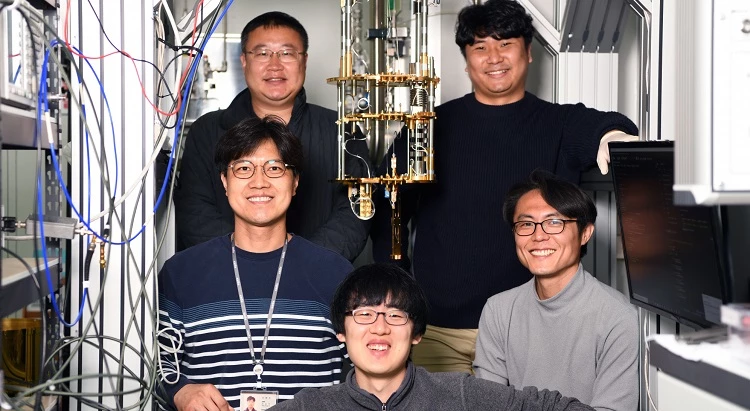 왼쪽 위부터 시계방향으로 김학성 선임기술원, 차진웅 선임연구원,  서준호 책임연구원, 김지환 박사후연구원, 심승보 책임연구원 / 한국표준과학연구원