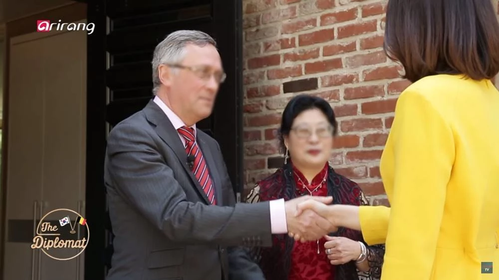 피터 레스쿠이에 대사와 그의 부인 / 유튜브 '아리랑TV'