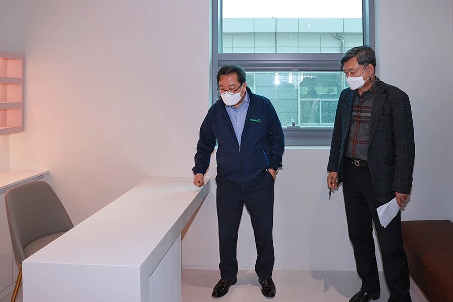 조광한 남양주시장(왼쪽)