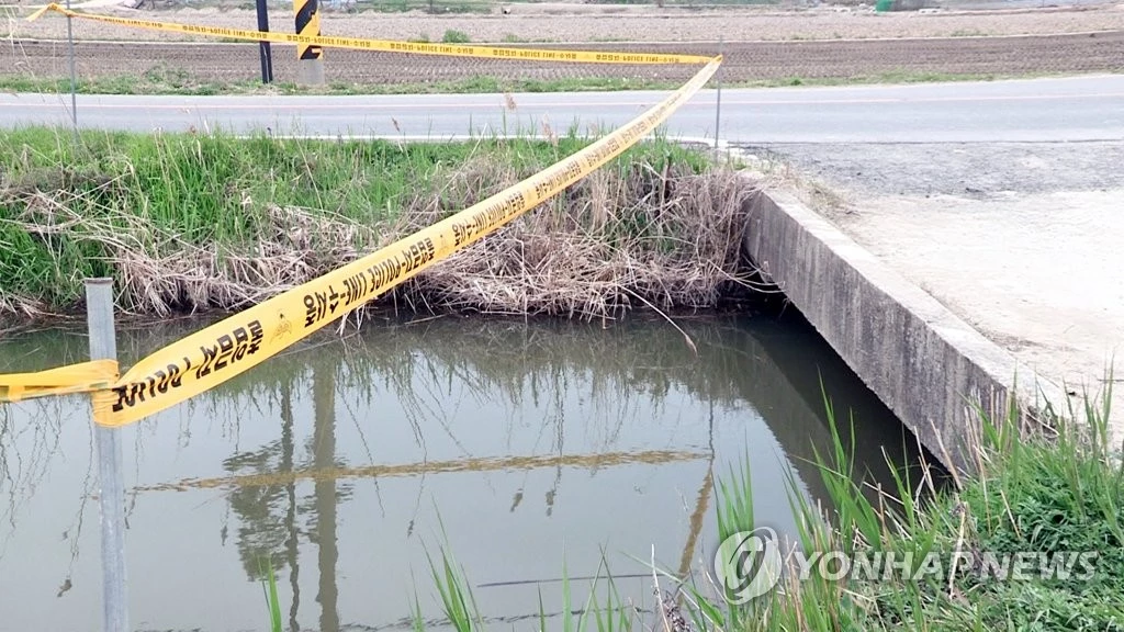 흉기로 살해된 30대 여성이 발견된 석모도 농수로