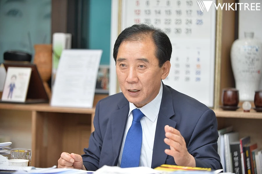 박윤국 포천시장 / 포천시청