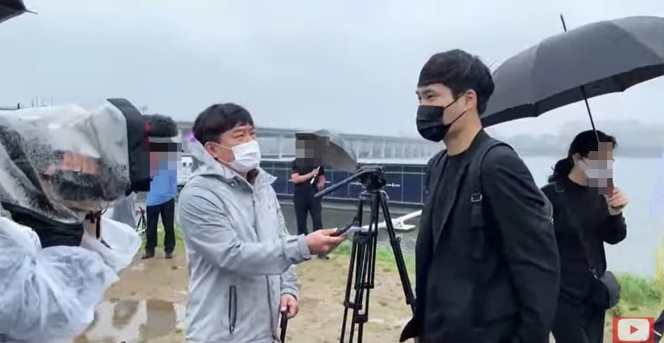'그것이 알고싶다' PD와 집회 라이브 방송으로 후원금 받던 유튜버 / 유튜브 '종이의 TV'