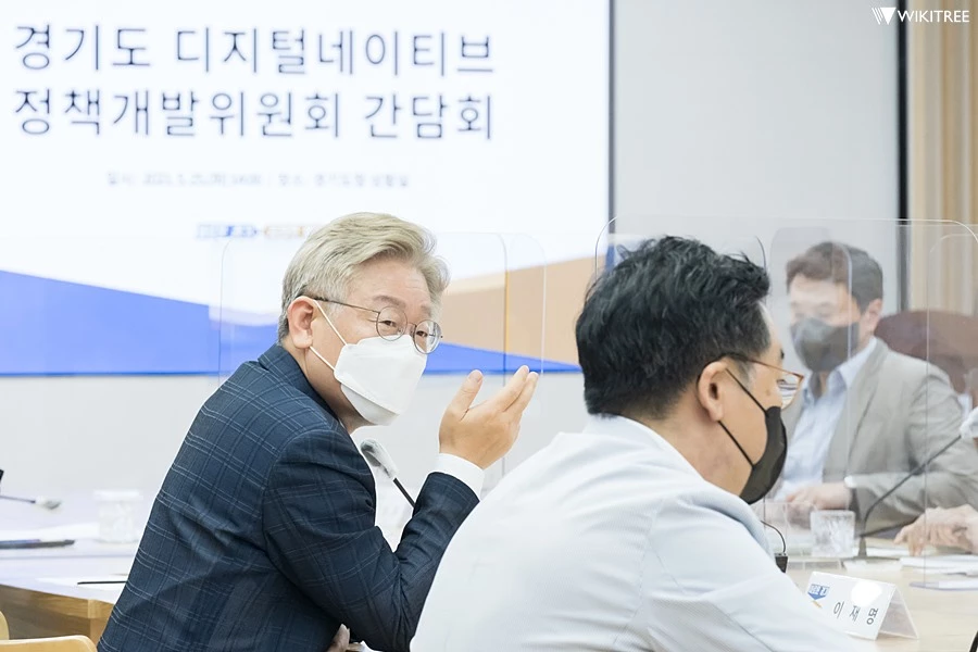 이재명 경기도지사(왼쪽)