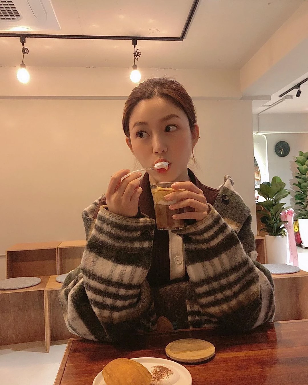 이승기와 열애 중인 이다인 / 이다인 인스타그램
