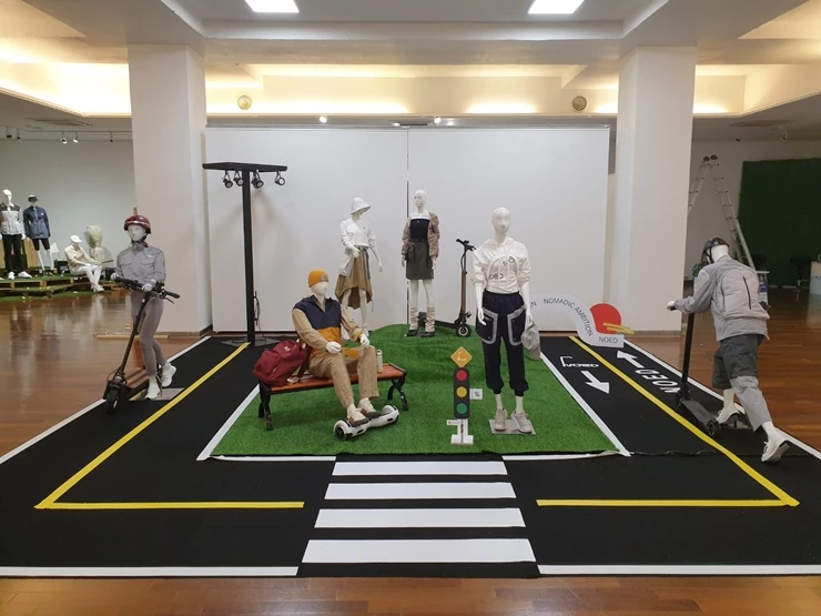 계명대 패션마케팅학과가 졸업작품전으로 퍼스털 모빌리티웨어 브랜드 NOED(노드) 롤친 제안전을 가지고 있다