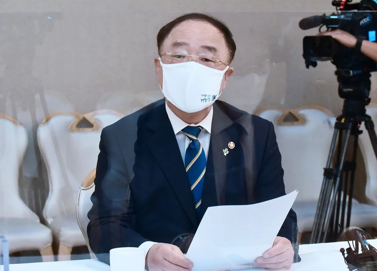 홍남기 경제부총리 겸 기획재정부 장관. /뉴스1