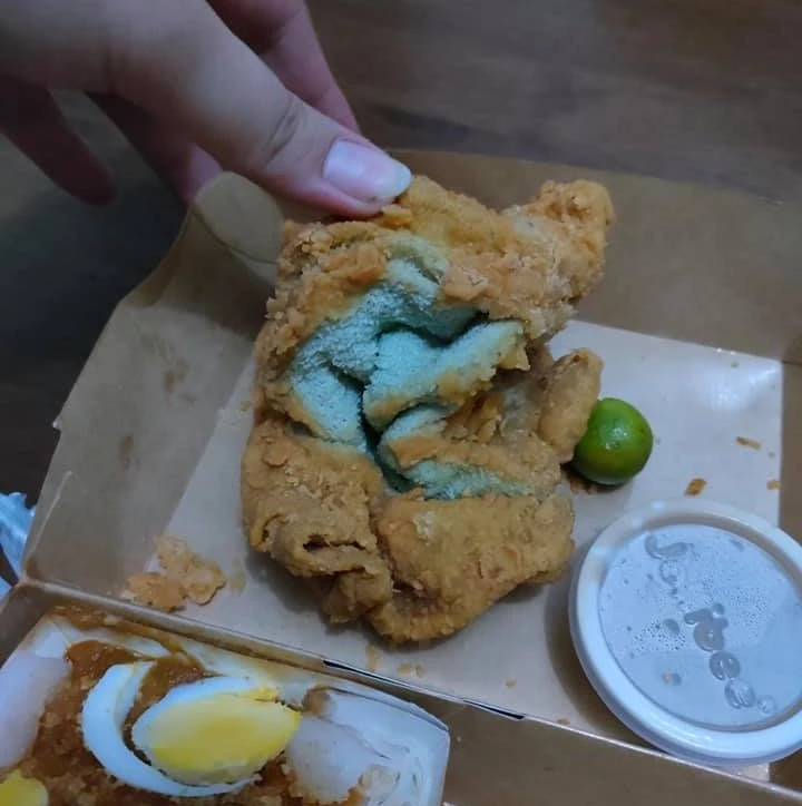 치킨 안에 들어 있던 행주 / 이하 페이스북 'Alique Perez'