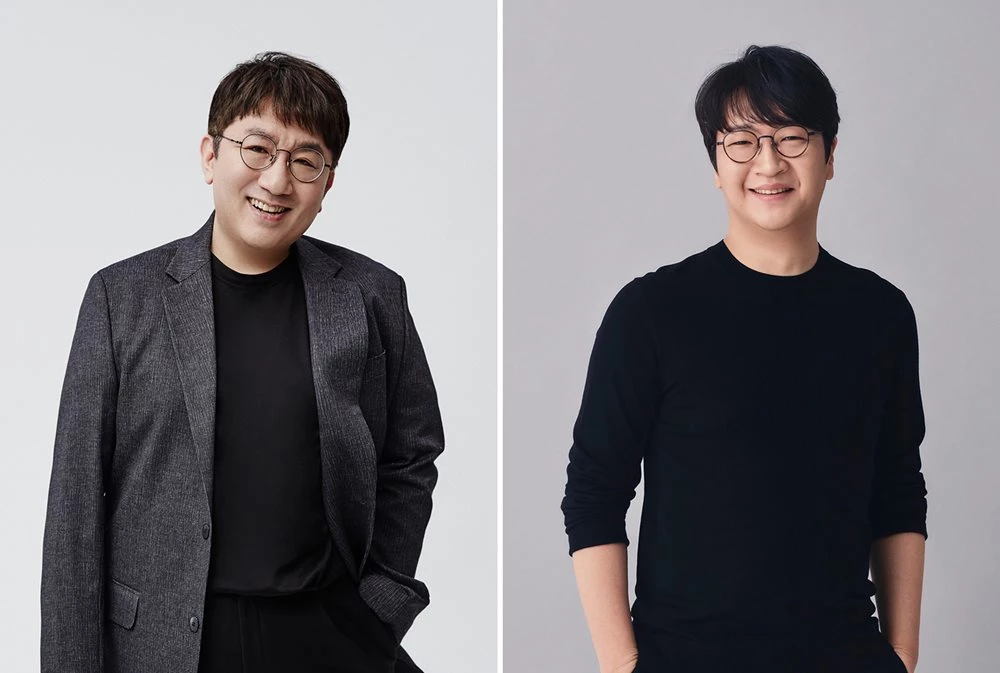 하이브 방시혁(왼쪽) 의장과 윤석준 글로벌 CEO / 이하 하이브
