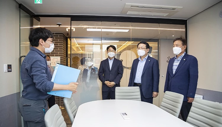 공유오피스 무슨이리야 개소식 / 익산시