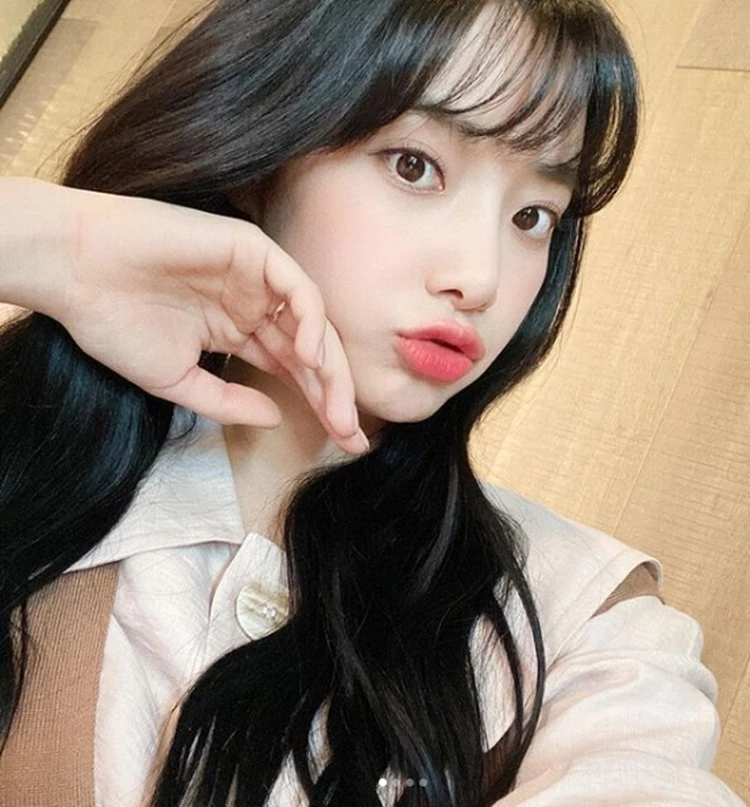 전 에이프릴 멤버 이현주 / 이현주 인스타그램