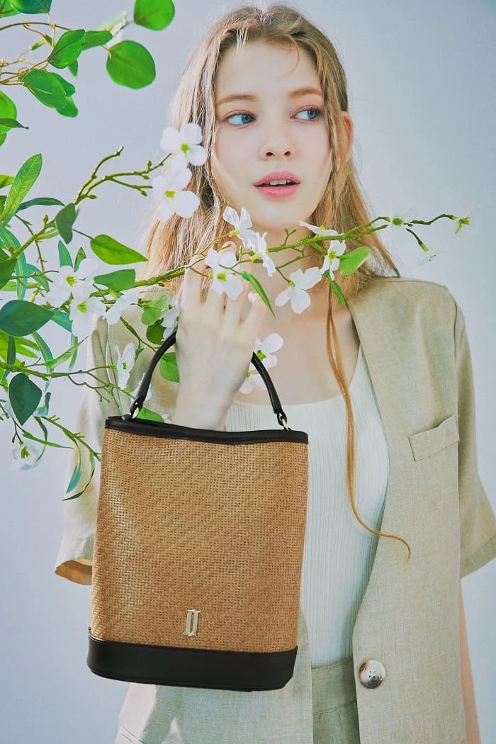 제이에스티나, 여름 즐기는 스타일링 포인트 아이템 제안