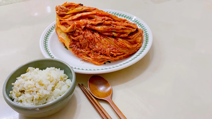쌀귀리 밥과 강진 묵은지