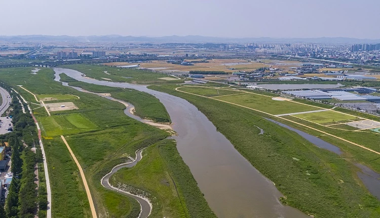 만경강 수변 / 익산시