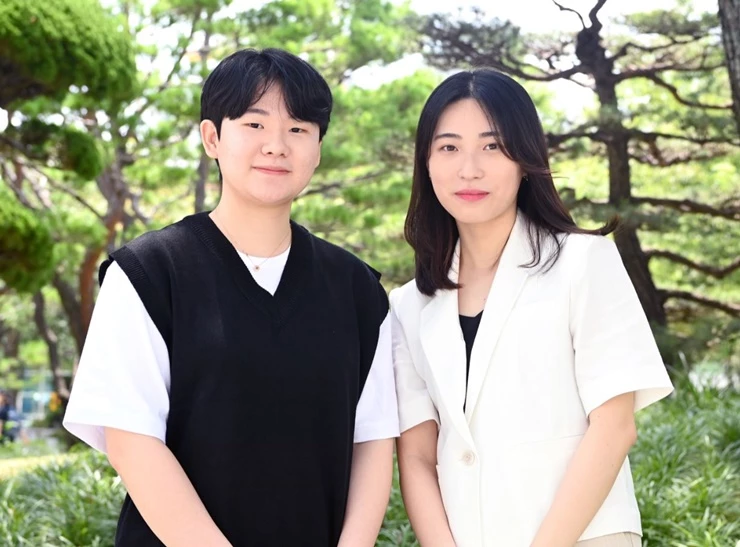 대통령과학장학금 장학생 선발 부경대생 사진. 김나영(오른쪽), 김수민. / 사진제공=부경대