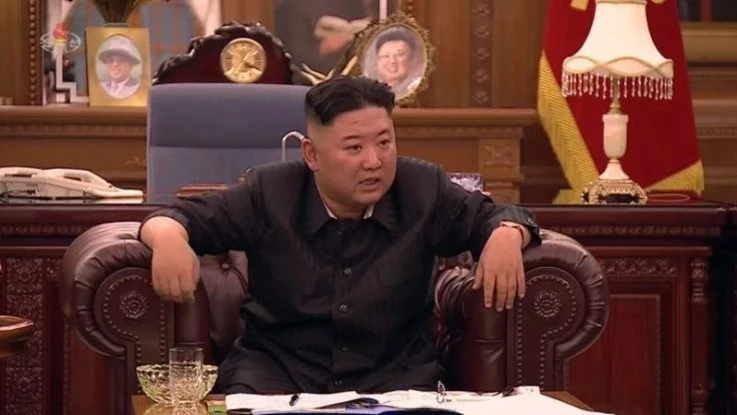 지난 4일, 노동당 정치국 회의에 참석한 김정은