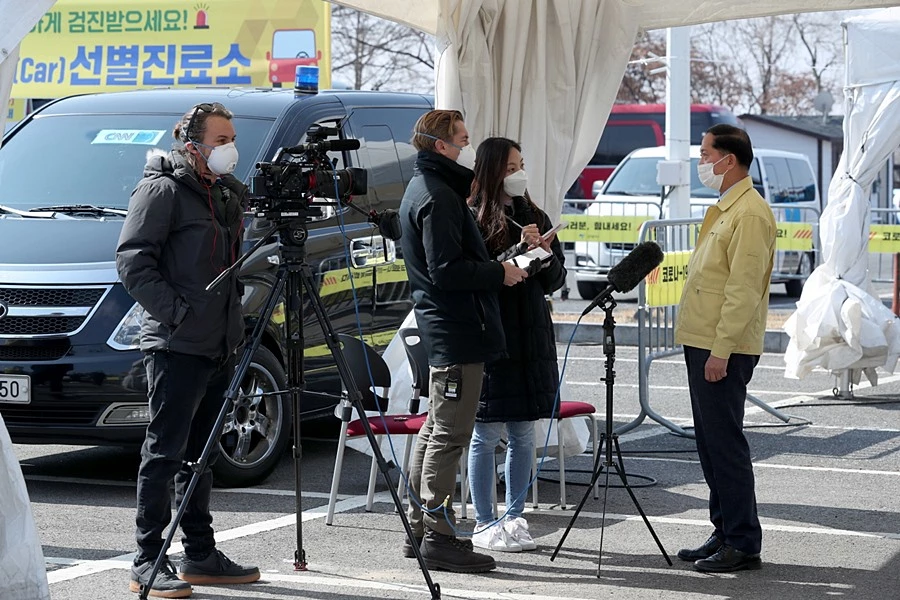 안심카선별진료소 해외뉴스 취재